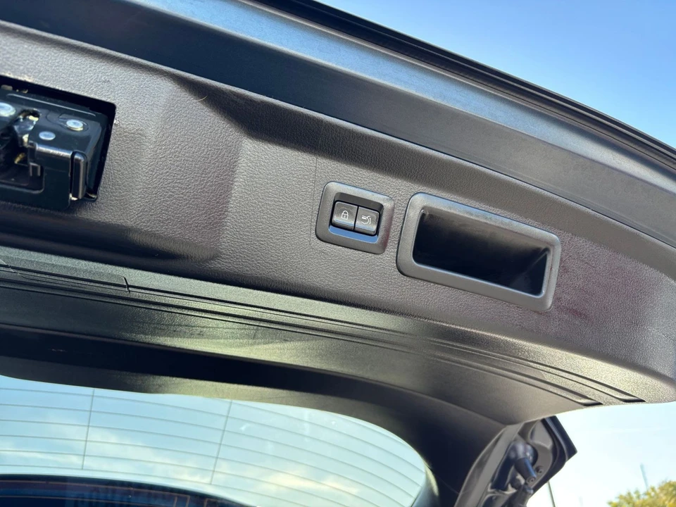2025 Mazda CX-50 - Image 20 of 31