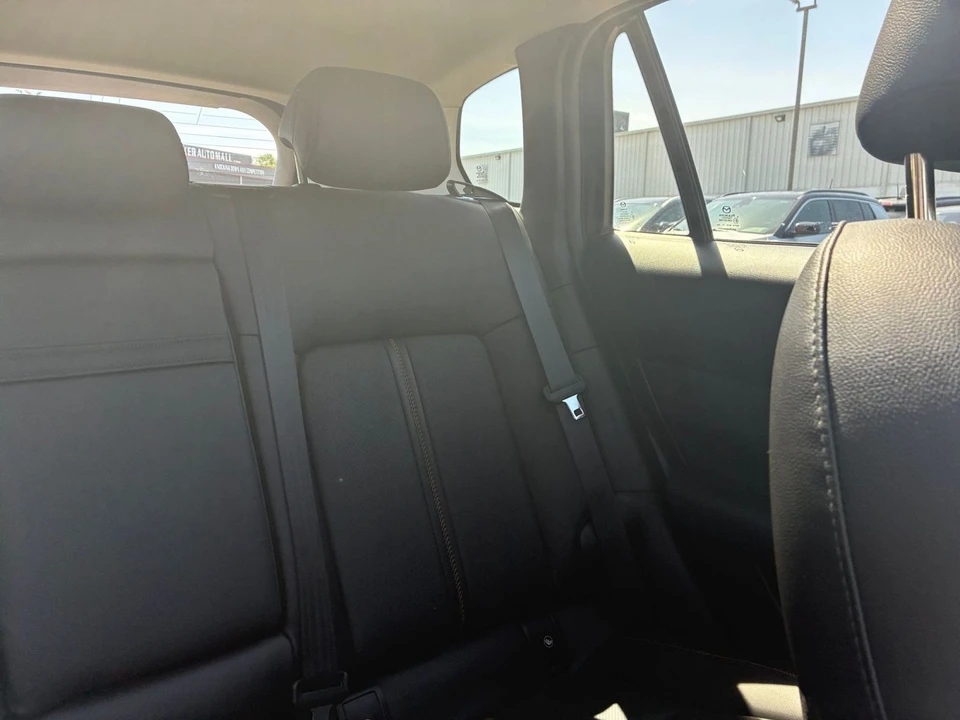 2025 Mazda CX-50 - Image 27 of 31