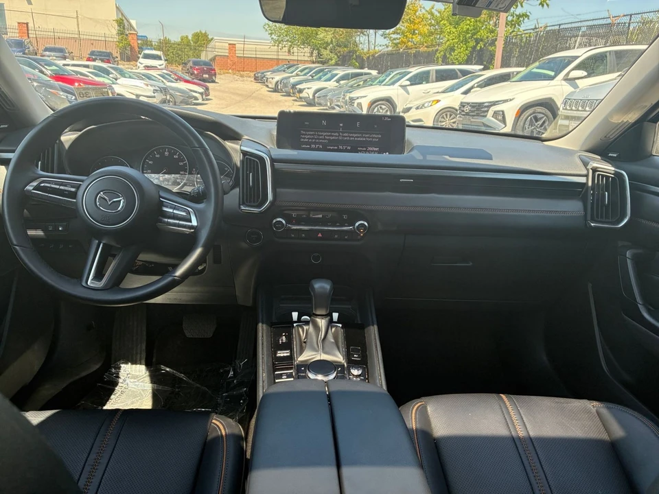 2025 Mazda CX-50 - Image 23 of 31