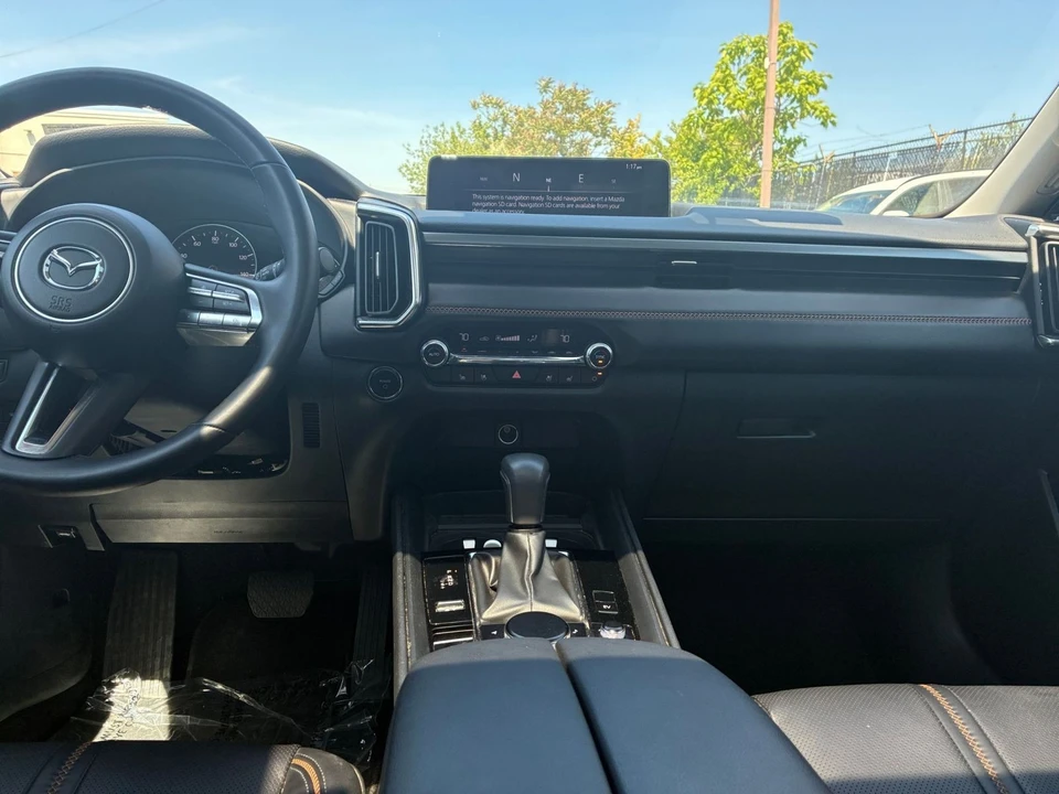 2025 Mazda CX-50 - Image 14 of 31