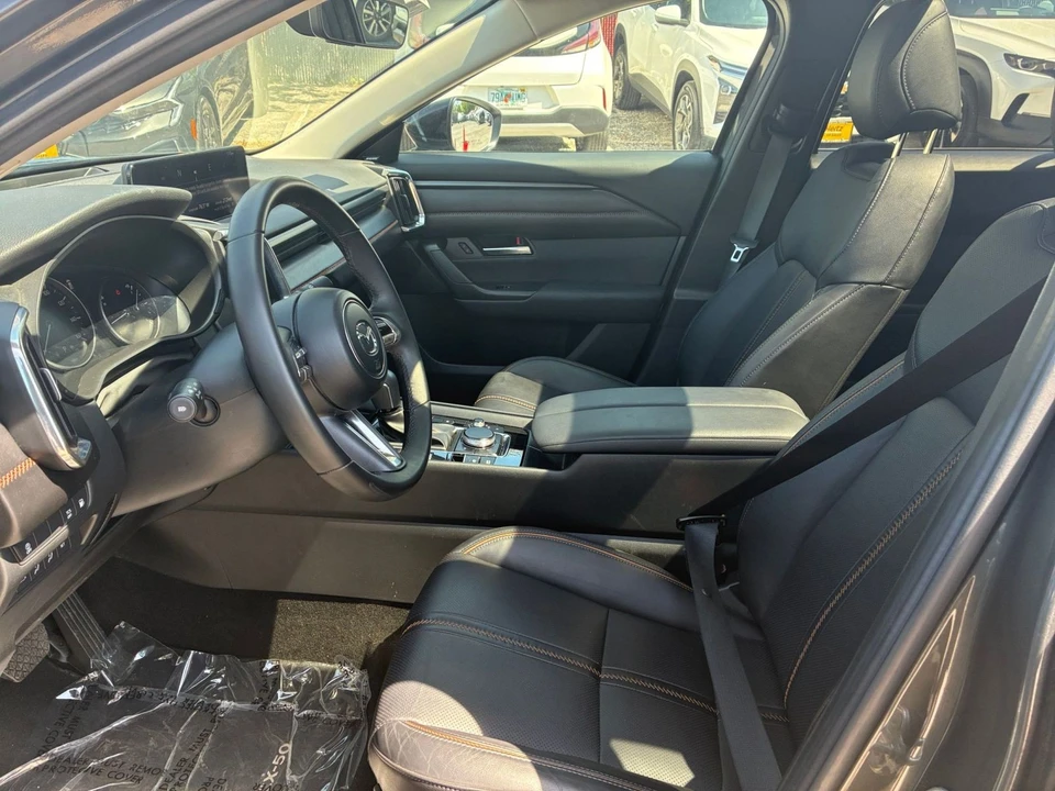 2025 Mazda CX-50 - Image 18 of 31