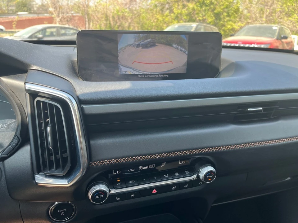 2025 Mazda CX-50 - Image 14 of 31