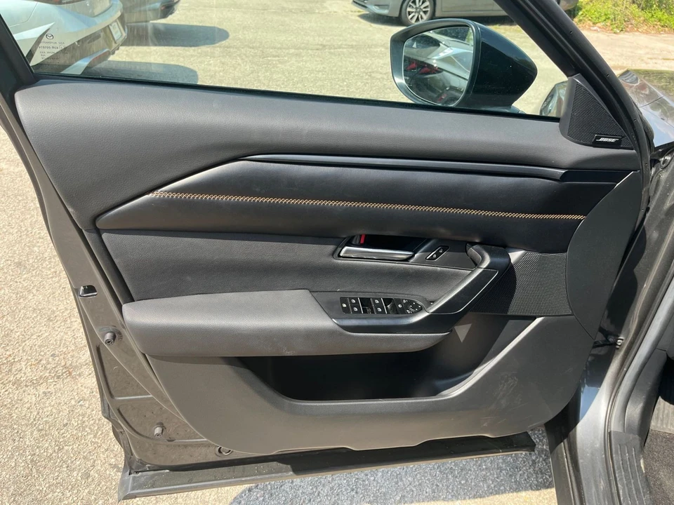 2025 Mazda CX-50 - Image 15 of 31