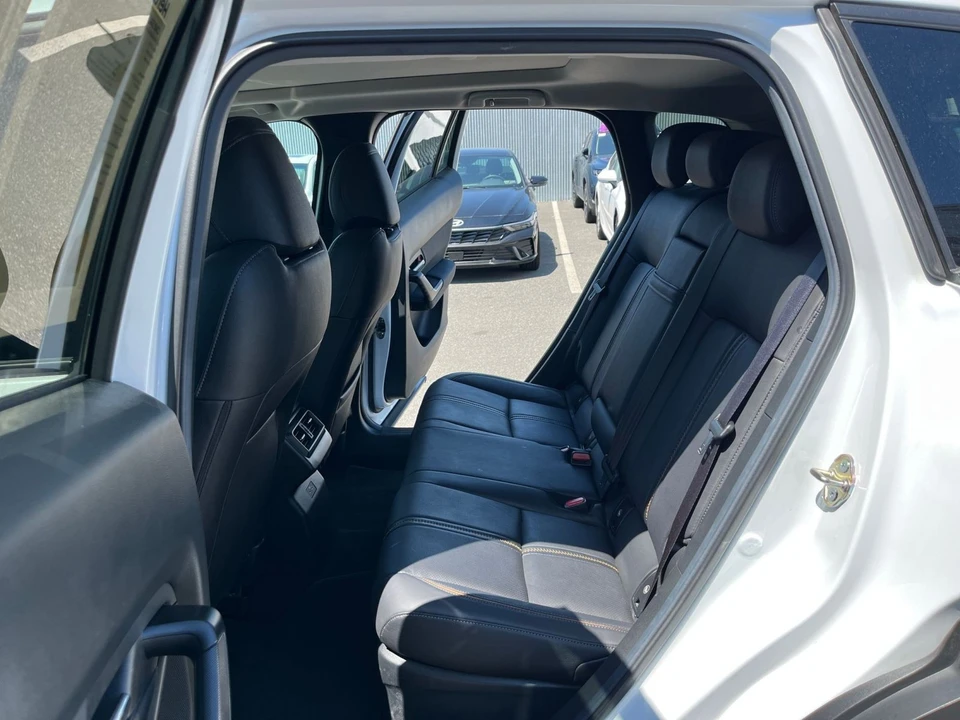 2025 Mazda CX-50 - Image 24 of 31