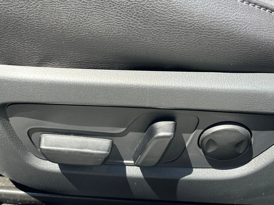 2025 Mazda CX-50 - Image 20 of 31