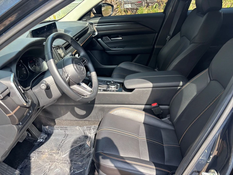 2025 Mazda CX-50 - Image 25 of 31