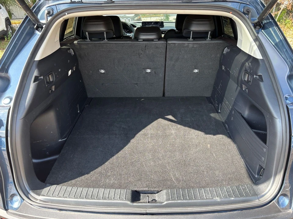 2025 Mazda CX-50 - Image 30 of 31