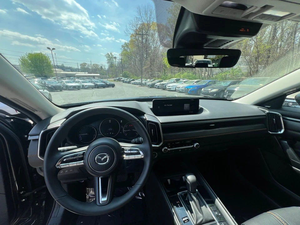 2025 Mazda CX-50 - Image 24 of 31