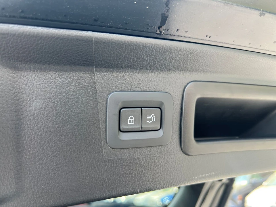 2025 Mazda CX-50 - Image 16 of 31