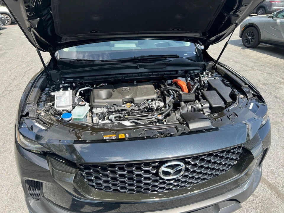 2025 Mazda CX-50 - Image 23 of 31