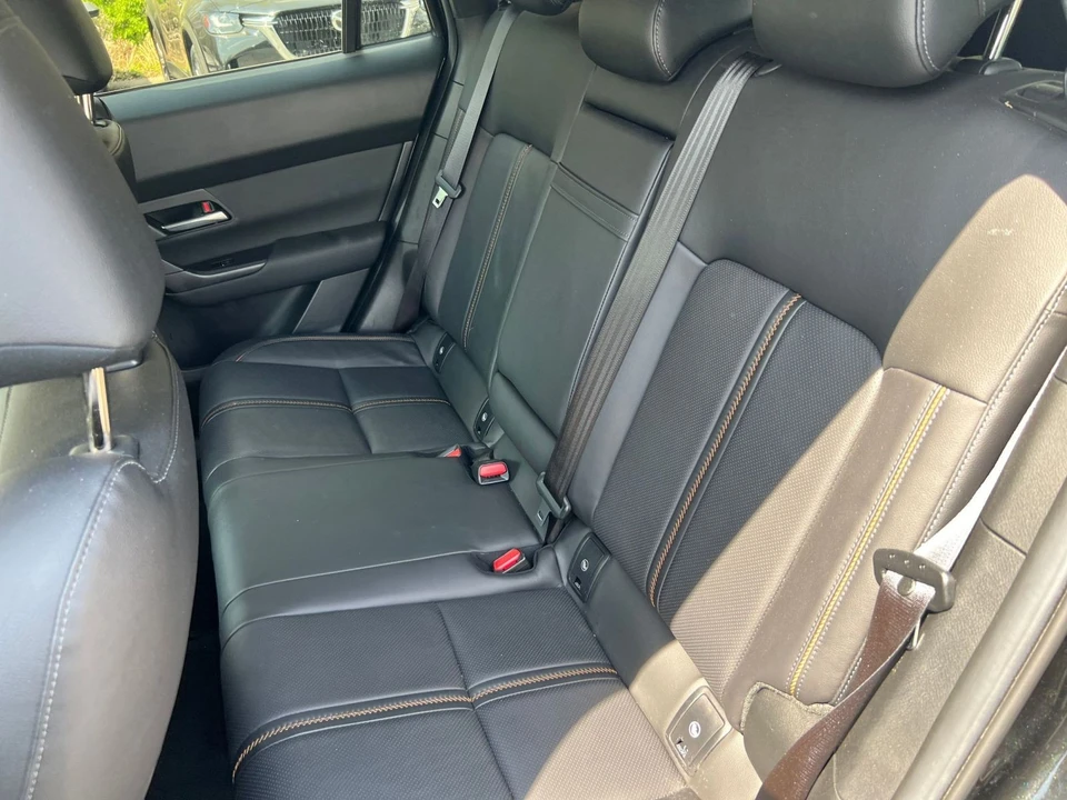 2025 Mazda CX-50 - Image 18 of 31