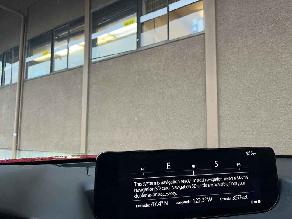2025 Mazda CX-50 - Image 14 of 31