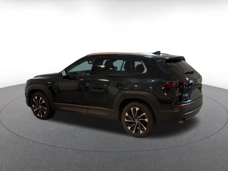 2025 Mazda CX-50 - Image 8 of 31