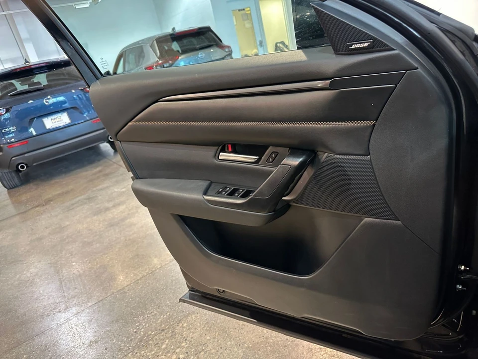 2025 Mazda CX-50 - Image 15 of 31