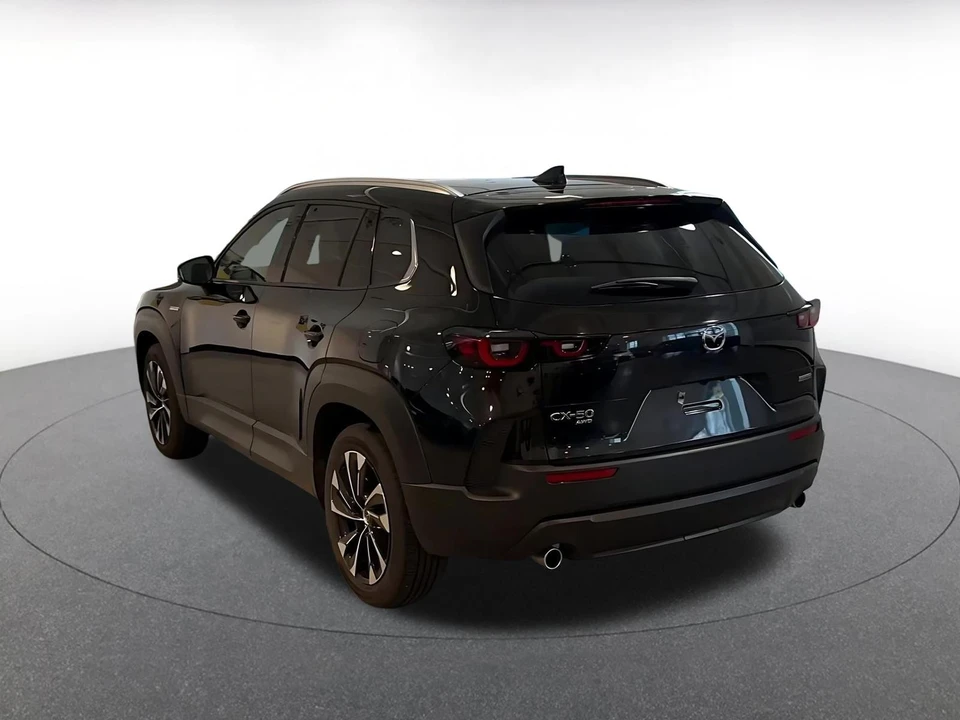 2025 Mazda CX-50 - Image 9 of 31