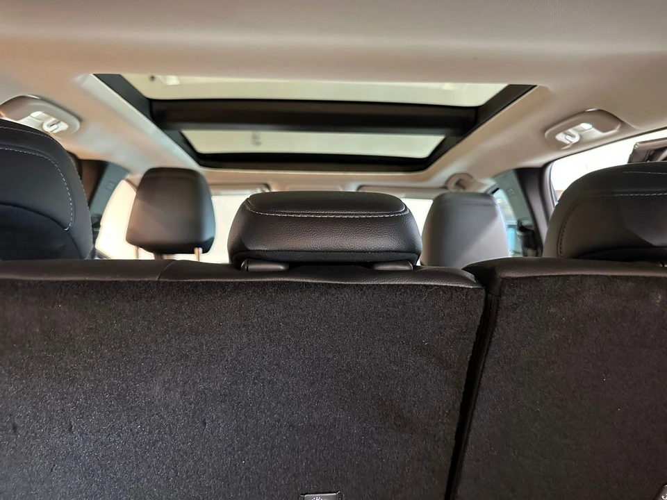 2025 Mazda CX-50 - Image 25 of 31