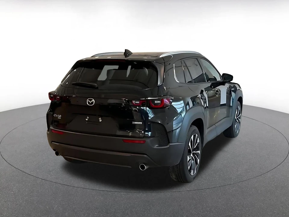 2025 Mazda CX-50 - Image 12 of 31