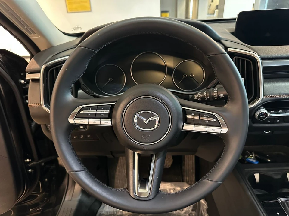 2025 Mazda CX-50 - Image 24 of 31