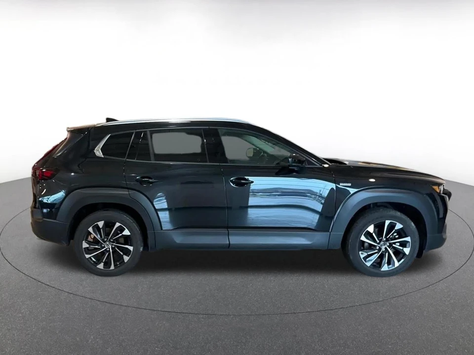 2025 Mazda CX-50 - Image 13 of 31