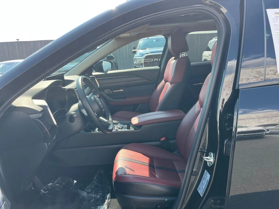 2025 Mazda CX-50 - Image 30 of 31
