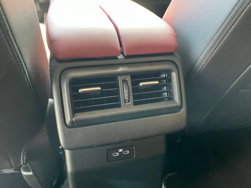 2025 Mazda CX-50 - Image 20 of 31