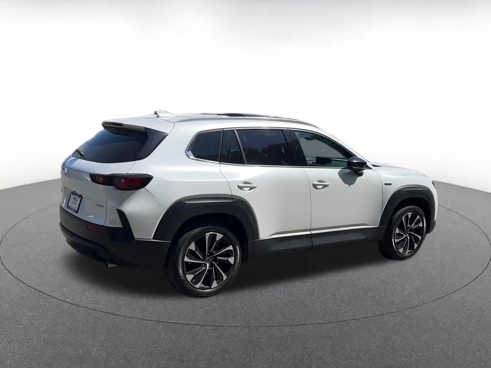2025 Mazda CX-50 - Image 12 of 31