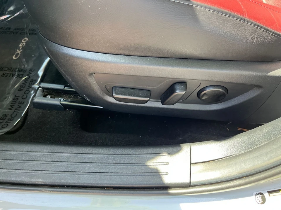2025 Mazda CX-50 - Image 18 of 31