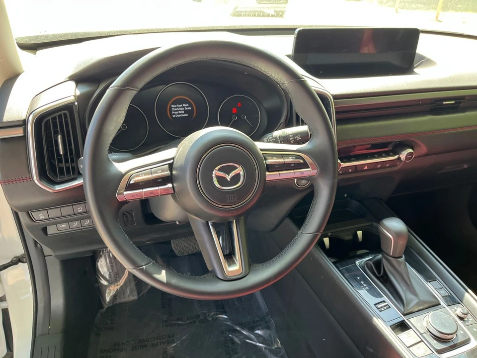 2025 Mazda CX-50 - Image 24 of 31