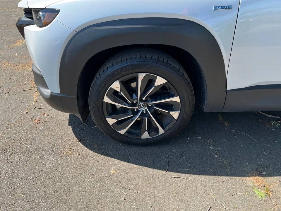 2025 Mazda CX-50 - Image 27 of 31
