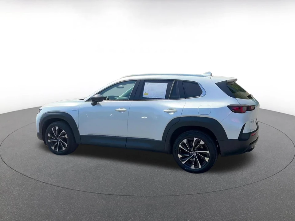 2025 Mazda CX-50 - Image 8 of 31