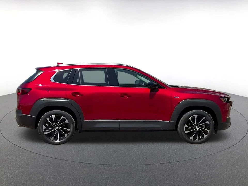 2025 Mazda CX-50 - Image 13 of 31