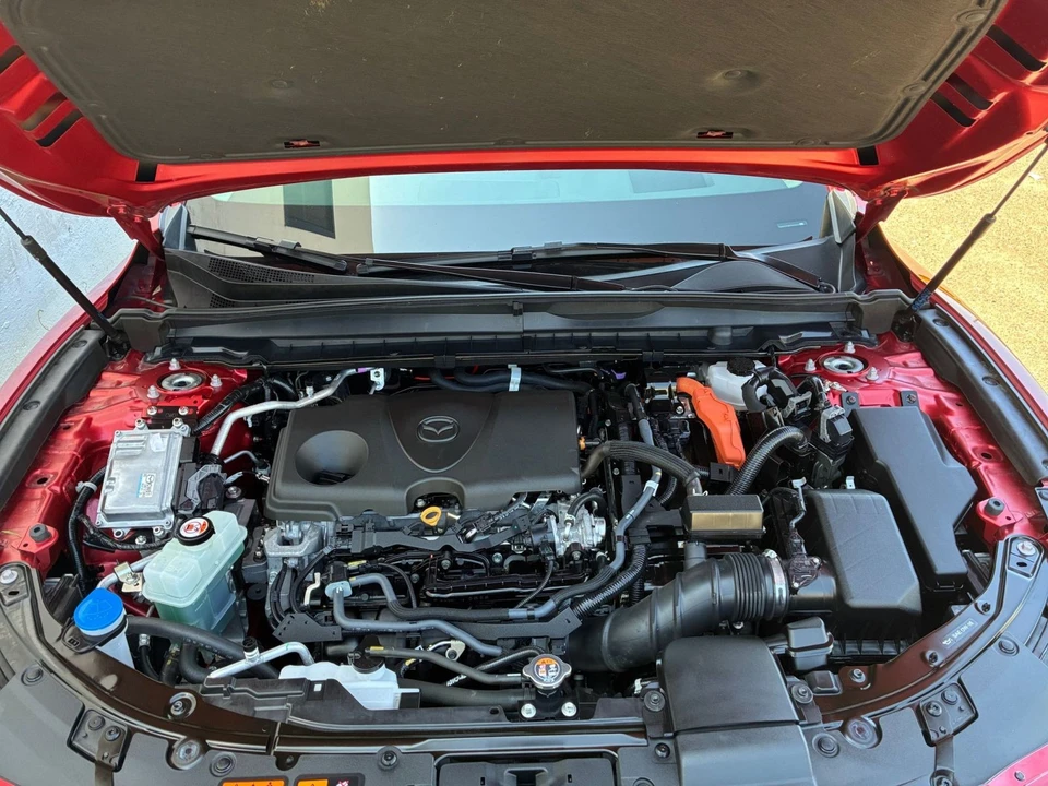 2025 Mazda CX-50 - Image 29 of 31