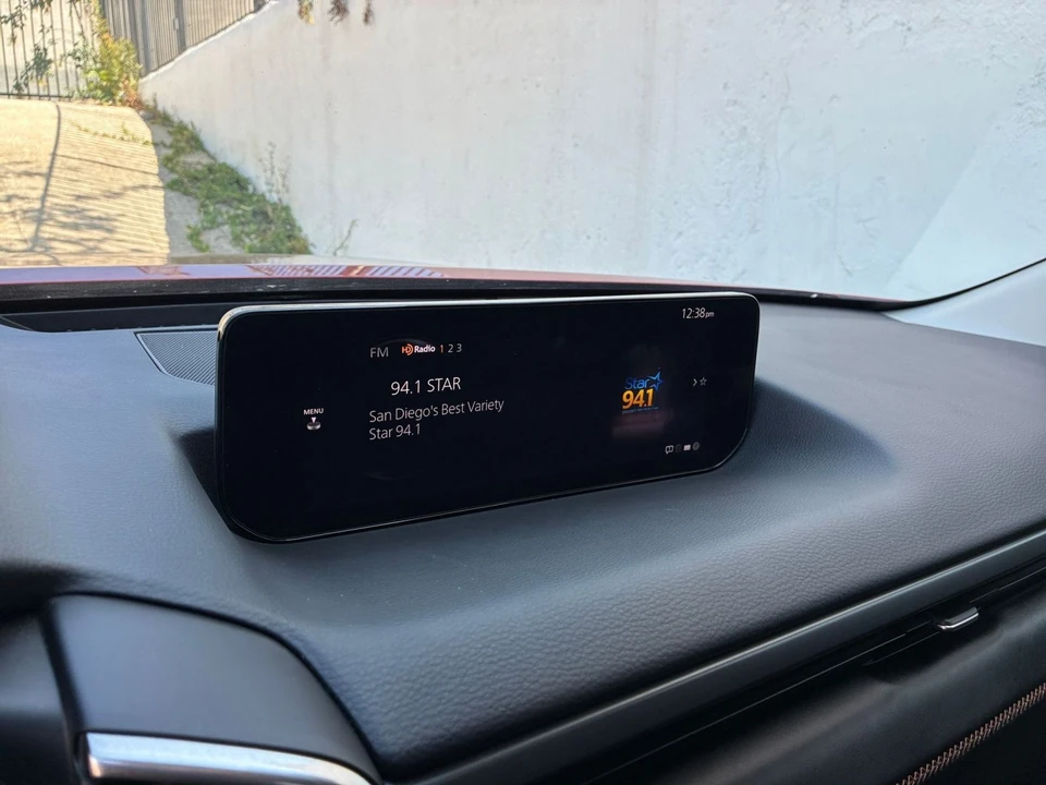 2025 Mazda CX-50 - Image 16 of 31