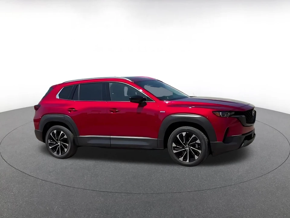 2025 Mazda CX-50 - Image 2 of 31