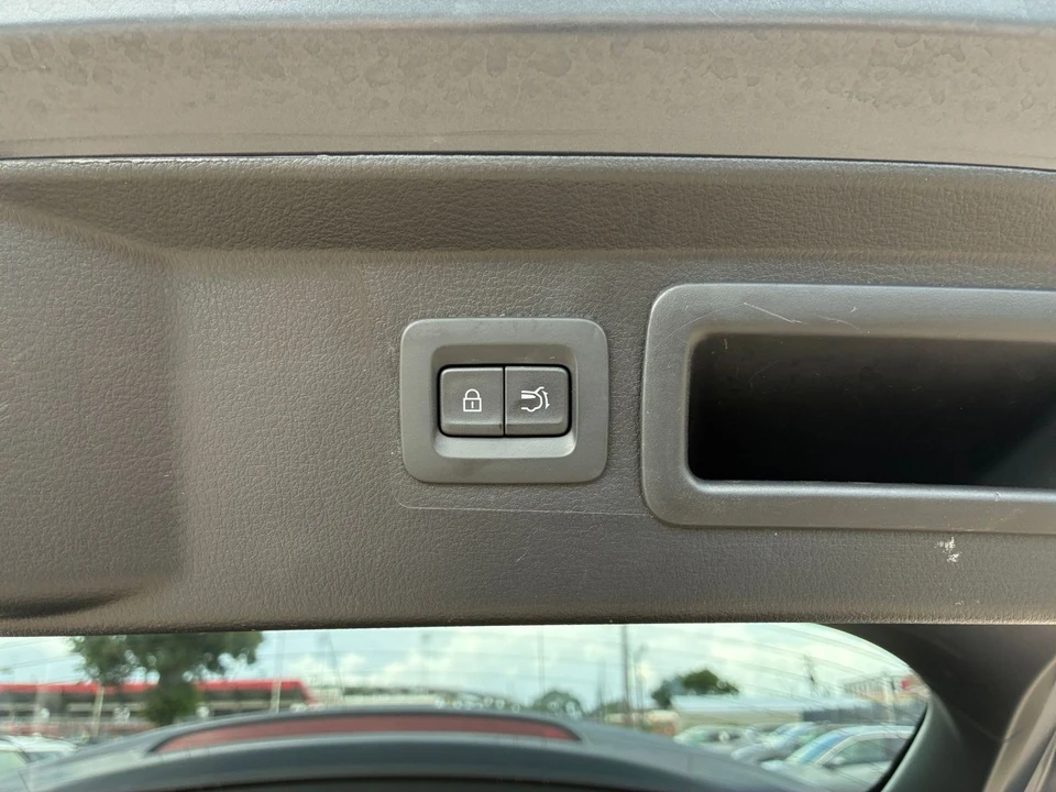 2025 Mazda CX-50 - Image 21 of 31