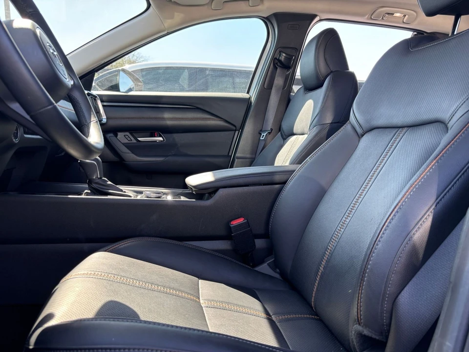 2025 Mazda CX-50 - Image 23 of 31