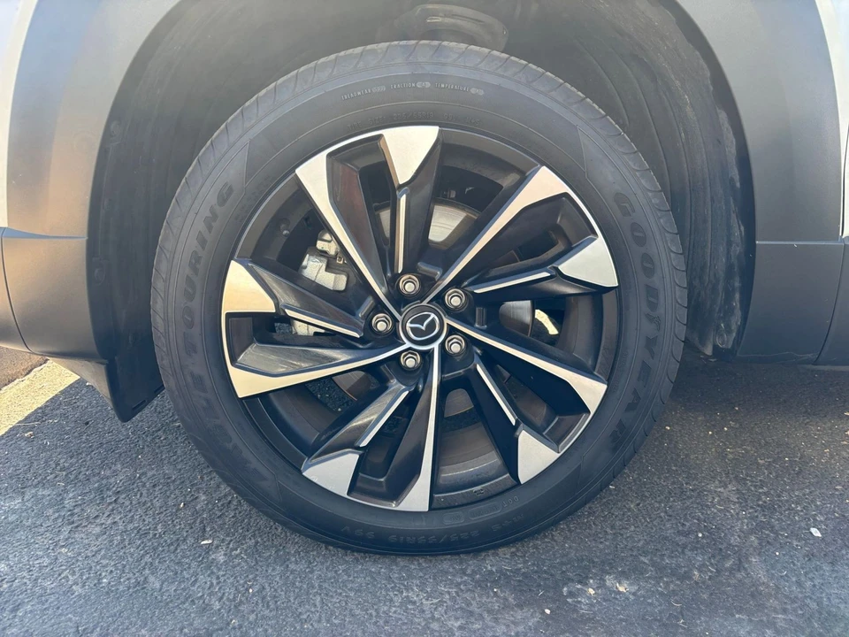 2025 Mazda CX-50 - Image 27 of 31