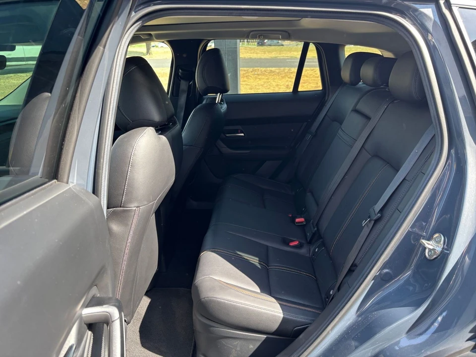 2025 Mazda CX-50 - Image 28 of 31