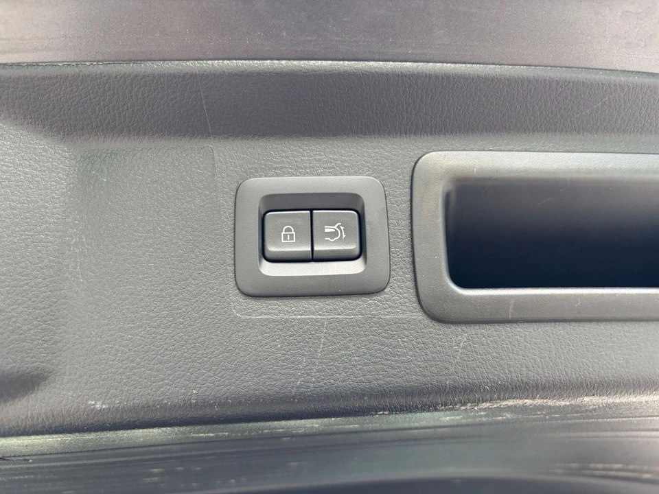 2025 Mazda CX-50 - Image 17 of 31