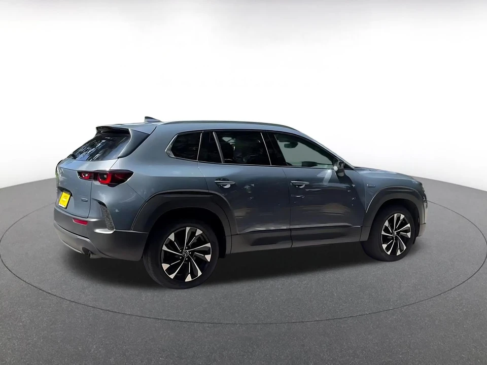 2025 Mazda CX-50 - Image 14 of 31