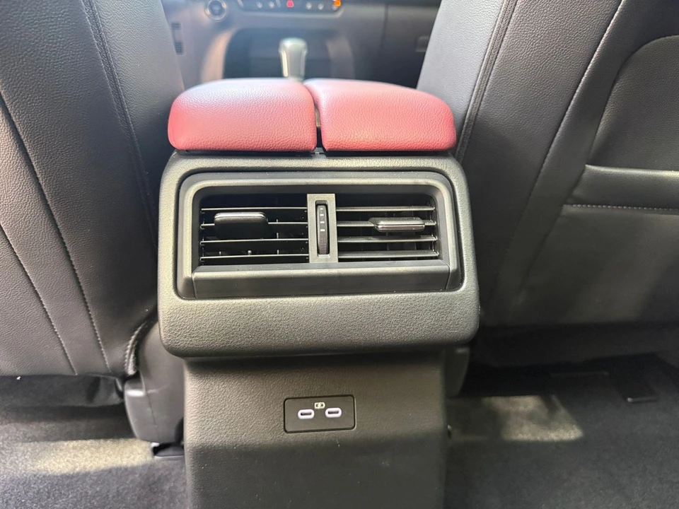 2025 Mazda CX-50 - Image 24 of 31