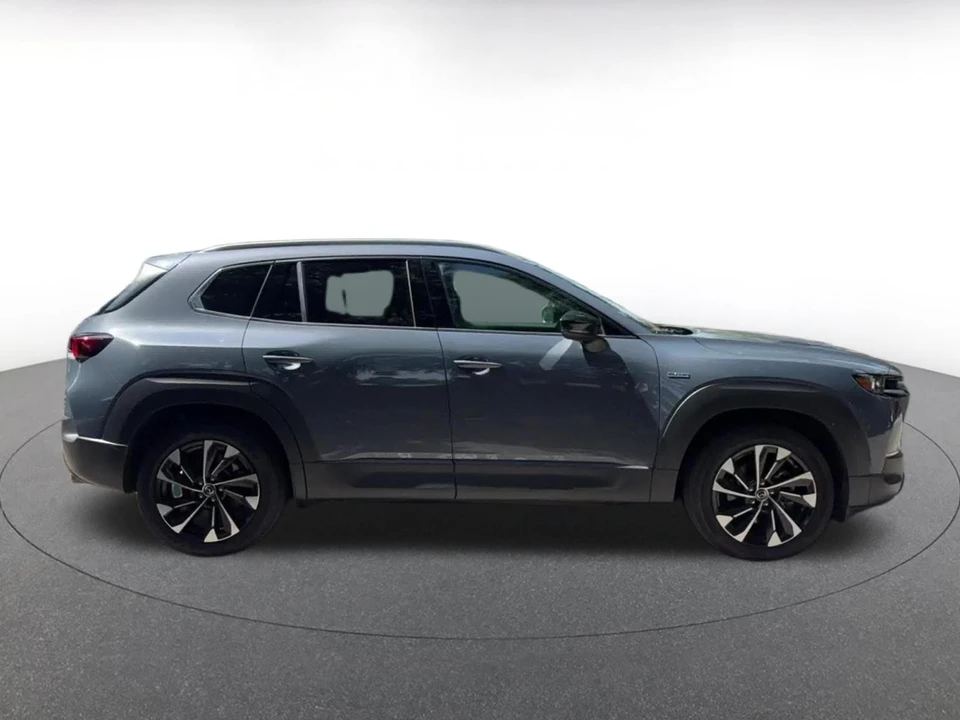 2025 Mazda CX-50 - Image 16 of 31
