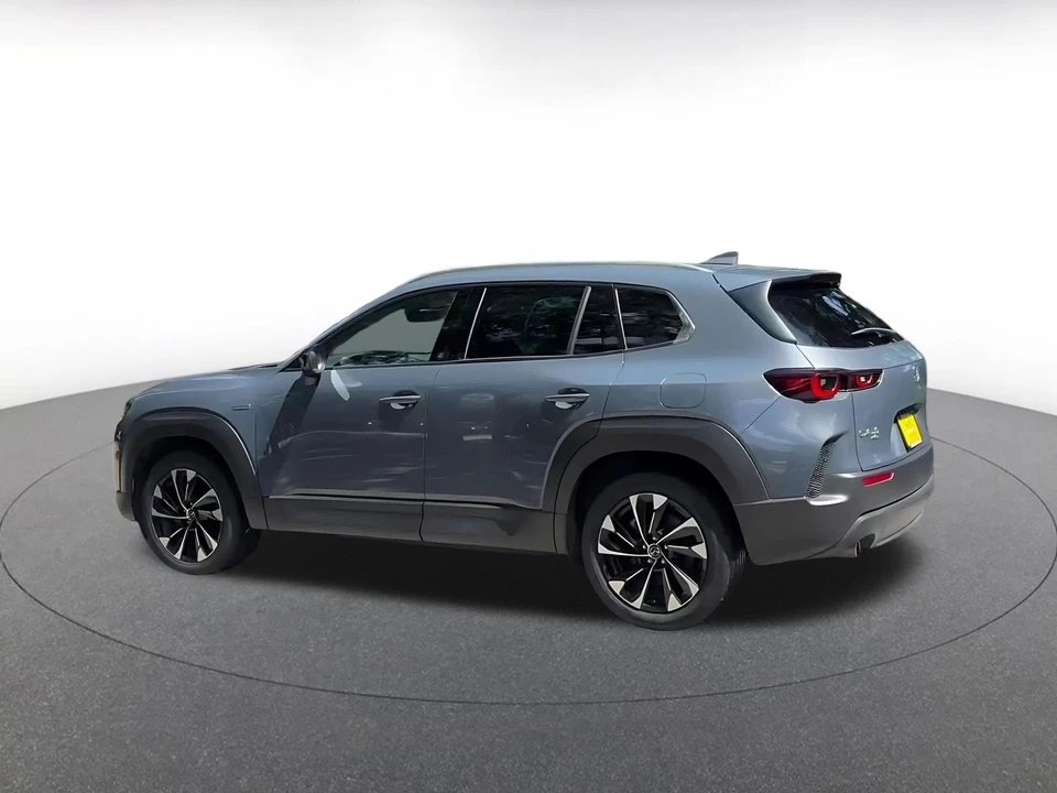 2025 Mazda CX-50 - Image 9 of 31