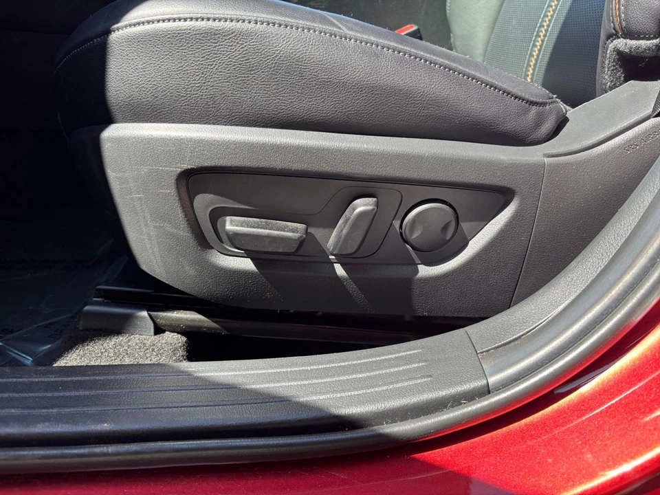 2025 Mazda CX-50 - Image 24 of 31