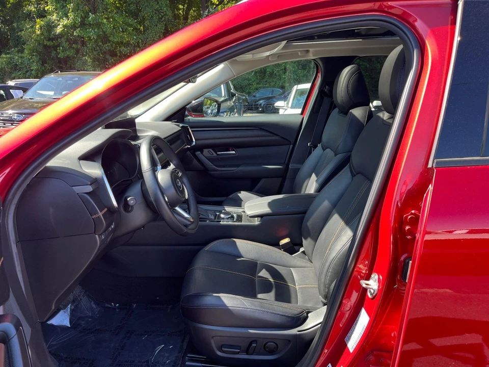 2025 Mazda CX-50 - Image 30 of 31