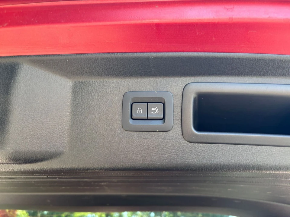 2025 Mazda CX-50 - Image 21 of 31