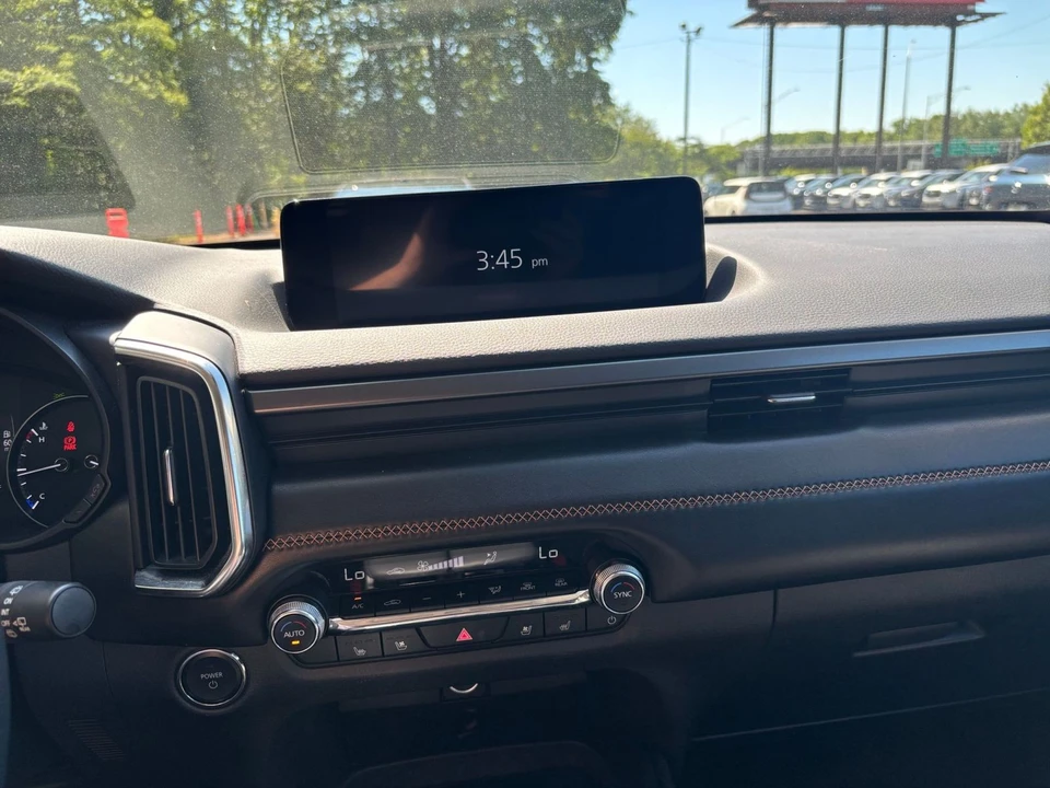 2025 Mazda CX-50 - Image 19 of 31