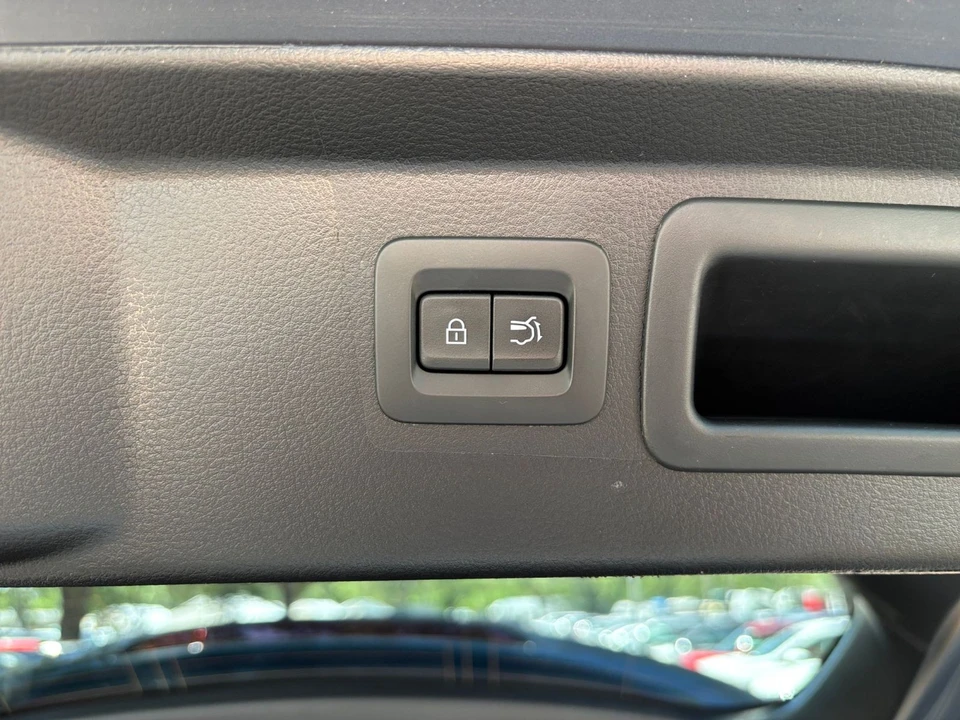 2025 Mazda CX-50 - Image 20 of 31