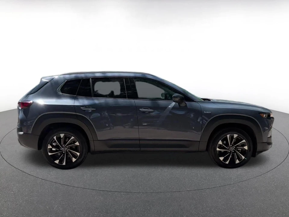 2025 Mazda CX-50 - Image 18 of 31