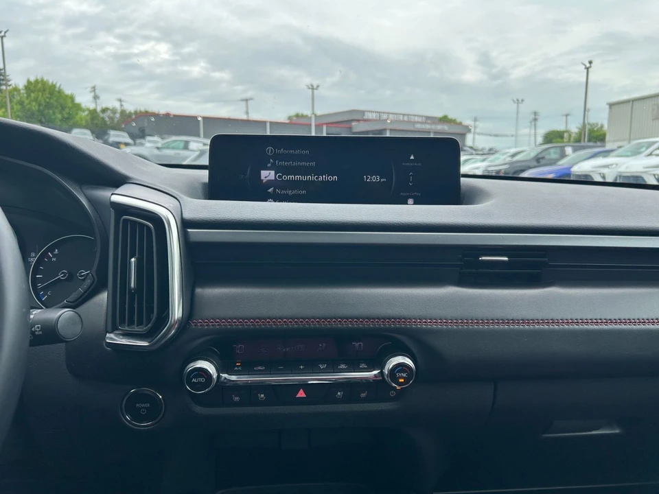 2025 Mazda CX-50 - Image 19 of 31